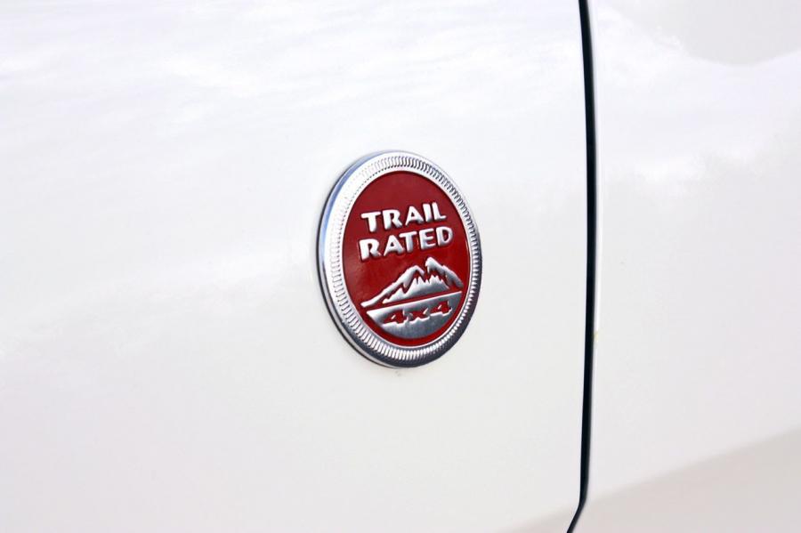  Jeep Grand Cherokee Trailhawk Concept 2012 года  (фото 8 из 25)
